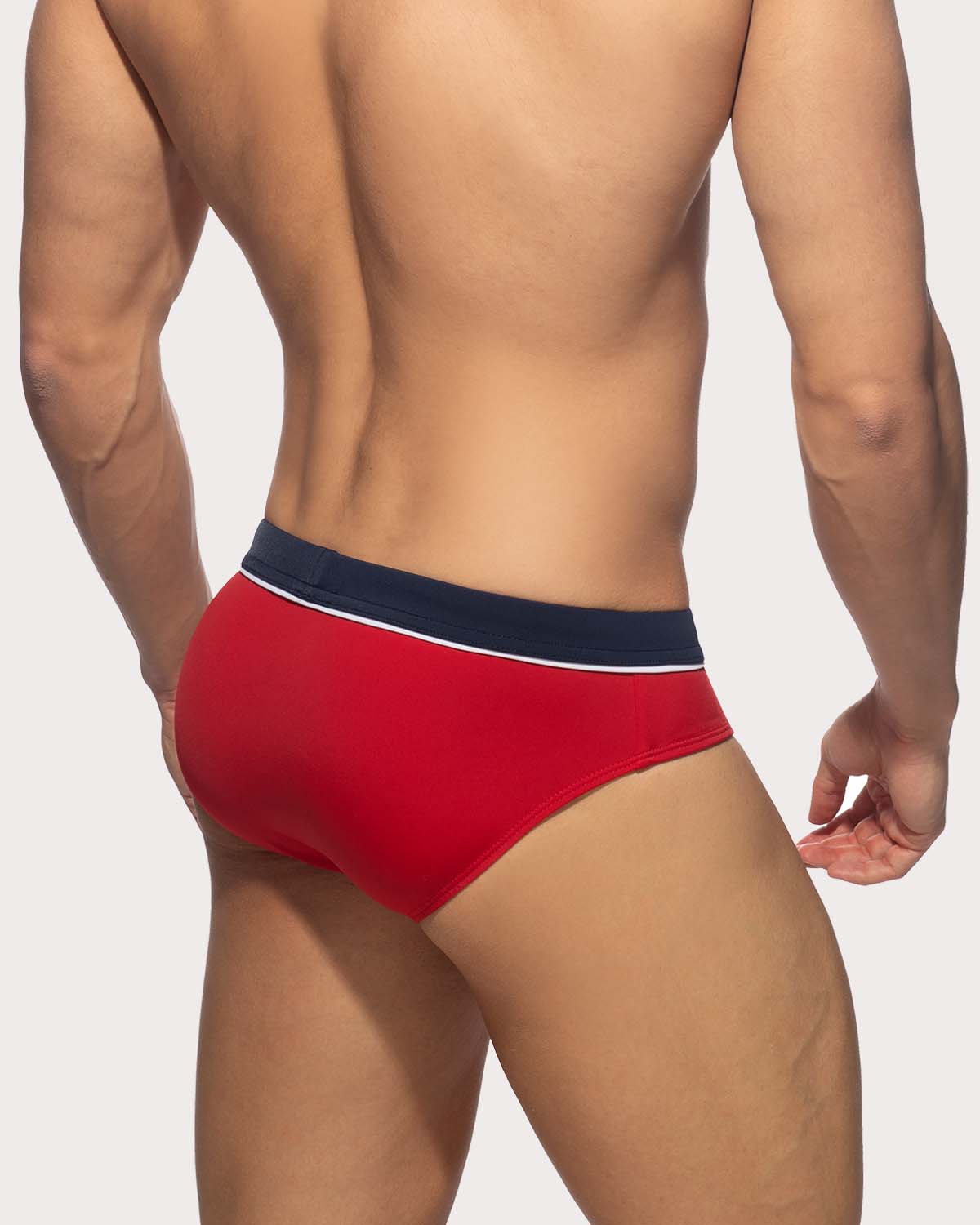Addicted Detail Binding Swim Brief - Sexy, sportlicher Badeslip für Männer mit Push-Up Einlage in rot mit blauem Bund, back