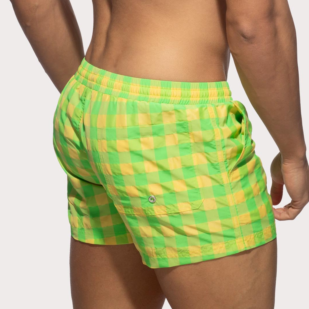 Addicted Flashy Squares Swim Shorts - Sexy Badeshorts für Männer mit Karomuster in neongelb und neongrün, back