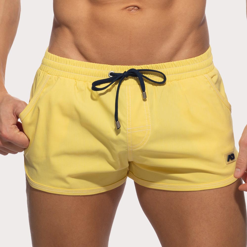 Addicted Jeans Rocky Swim Short - Slim-Fit Badeshorts aus recycelten Materialien für Männer in gelb