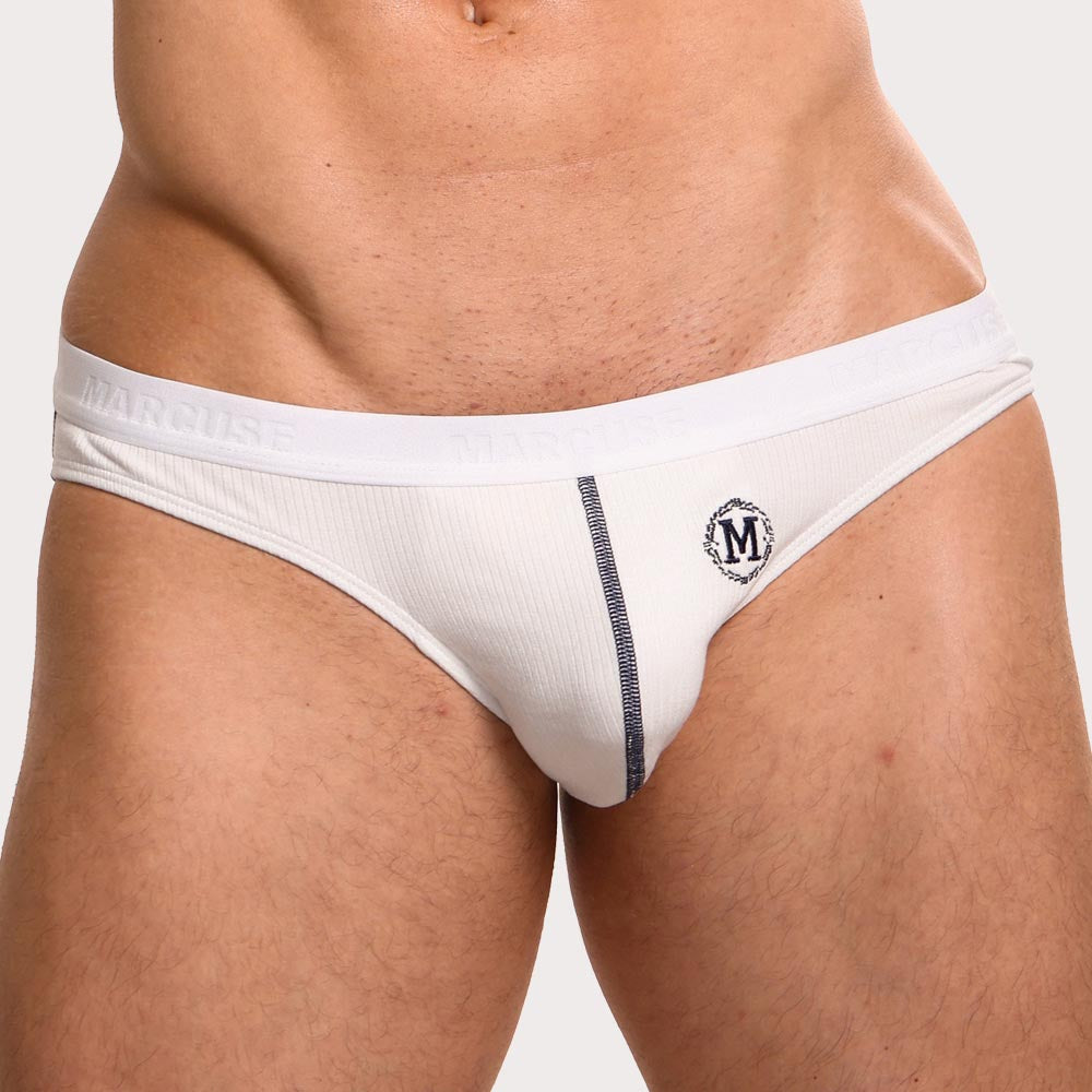 Marcuse Classique Slip – super Low-Rise Slip für Herren aus weichem Feinripp-Gewebe mit Double Layer Pouch in weiß, front