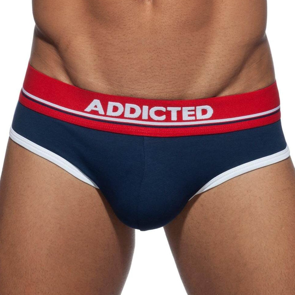 Stylischer Herren Slip in navy-blau 'CURVE BRIEF' aus der Addicted Underwear Kollektion, Frontansicht