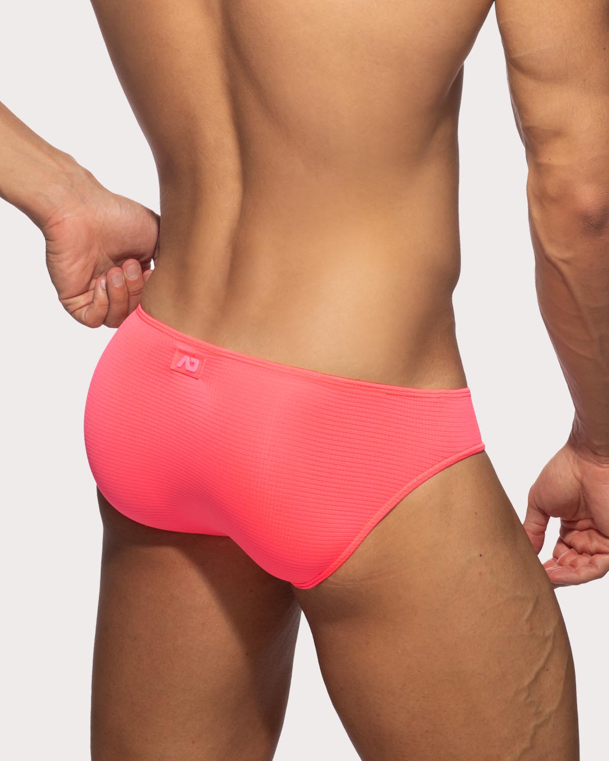 Addicted Veloz Dry Bikini Brief - Knapper Männer Slip im Low-Rise Design aus ultra-leichtem Material in neon-pink, back
