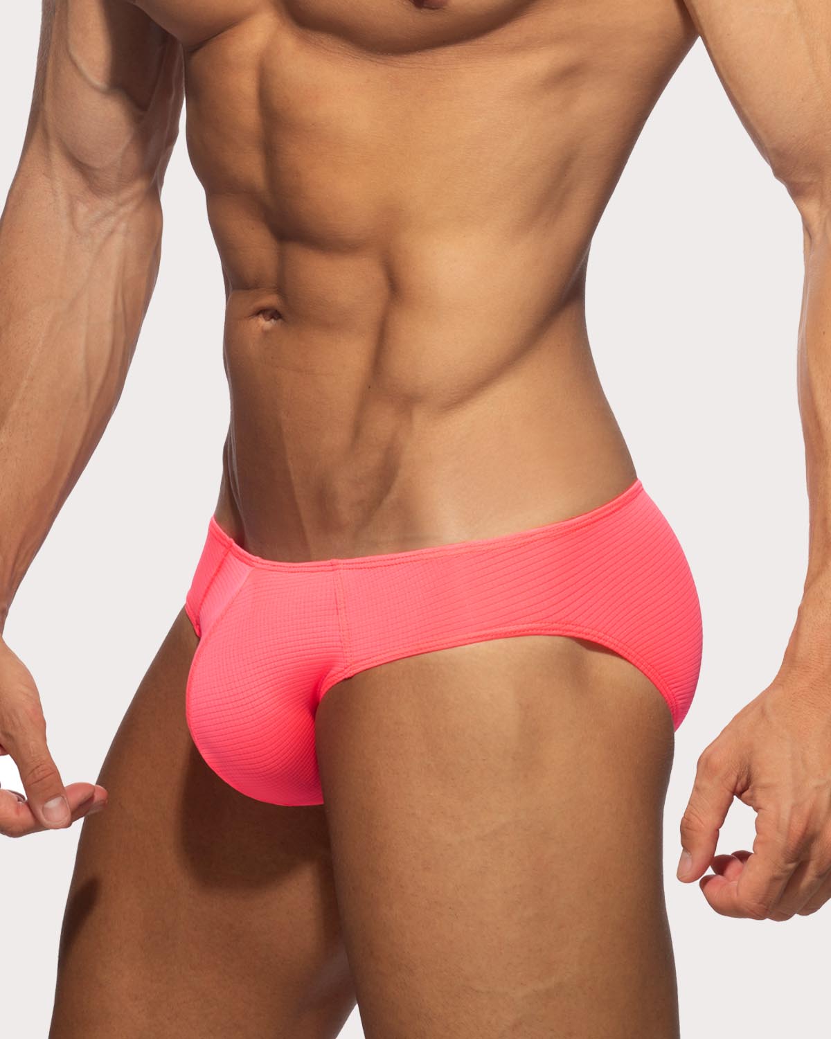 Addicted Veloz Dry Bikini Brief - Knapper Männer Slip im Low-Rise Design aus ultra-leichtem Material in neon-pink
