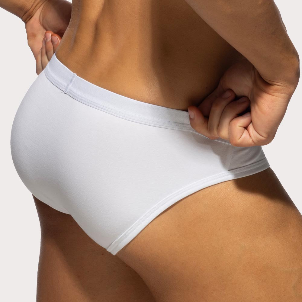 Addicted Essential AD Bikini Brief - Herren Slip aus weicher Baumwolle mit schmalem Hüftband und AD Logo in weiß, back