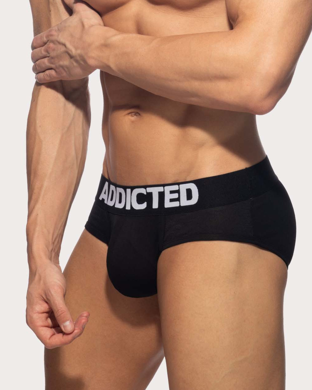 Addicted Flame Cotton Basic Brief - Schwarzer Slip mit breitem Bund und großzügigem Pouch aus angenehm soften Material, side