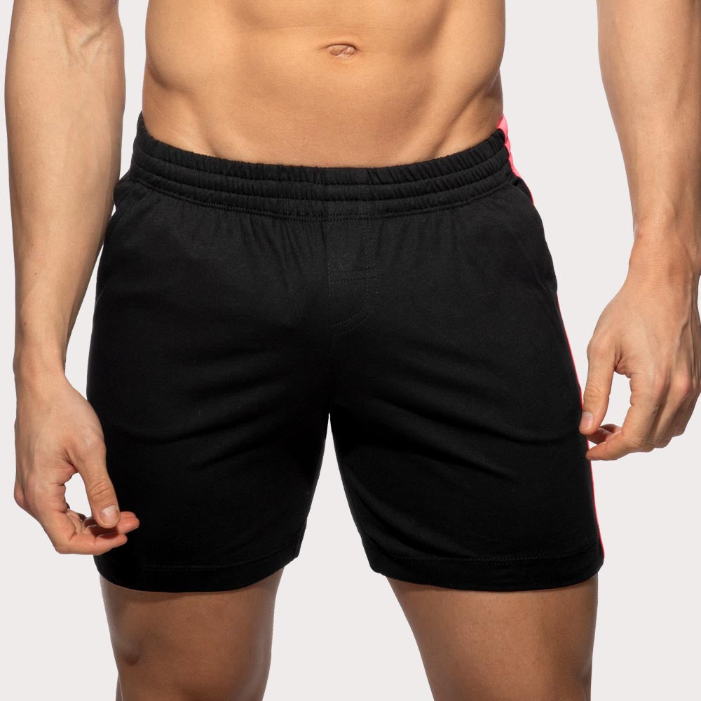 Addicted Band Shorts - Kurze Sporthose aus reiner Baumwolle mit seitlichem Addicted Logo-Band, schwarz, front