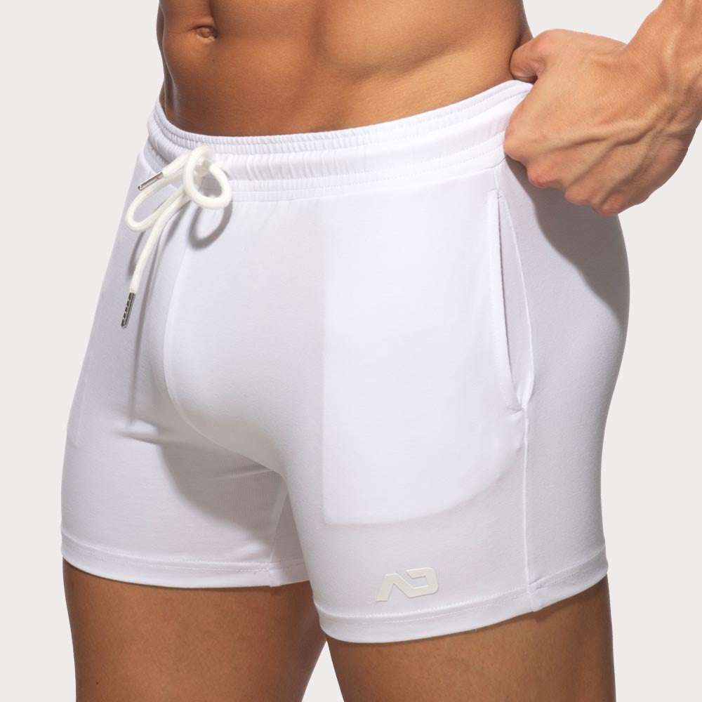Addicted AD Cotton Gym Shorts - Kurze Sporthose aus weichem Baumwoll-Stretchgewebe im Slim-Fit Design in weiß