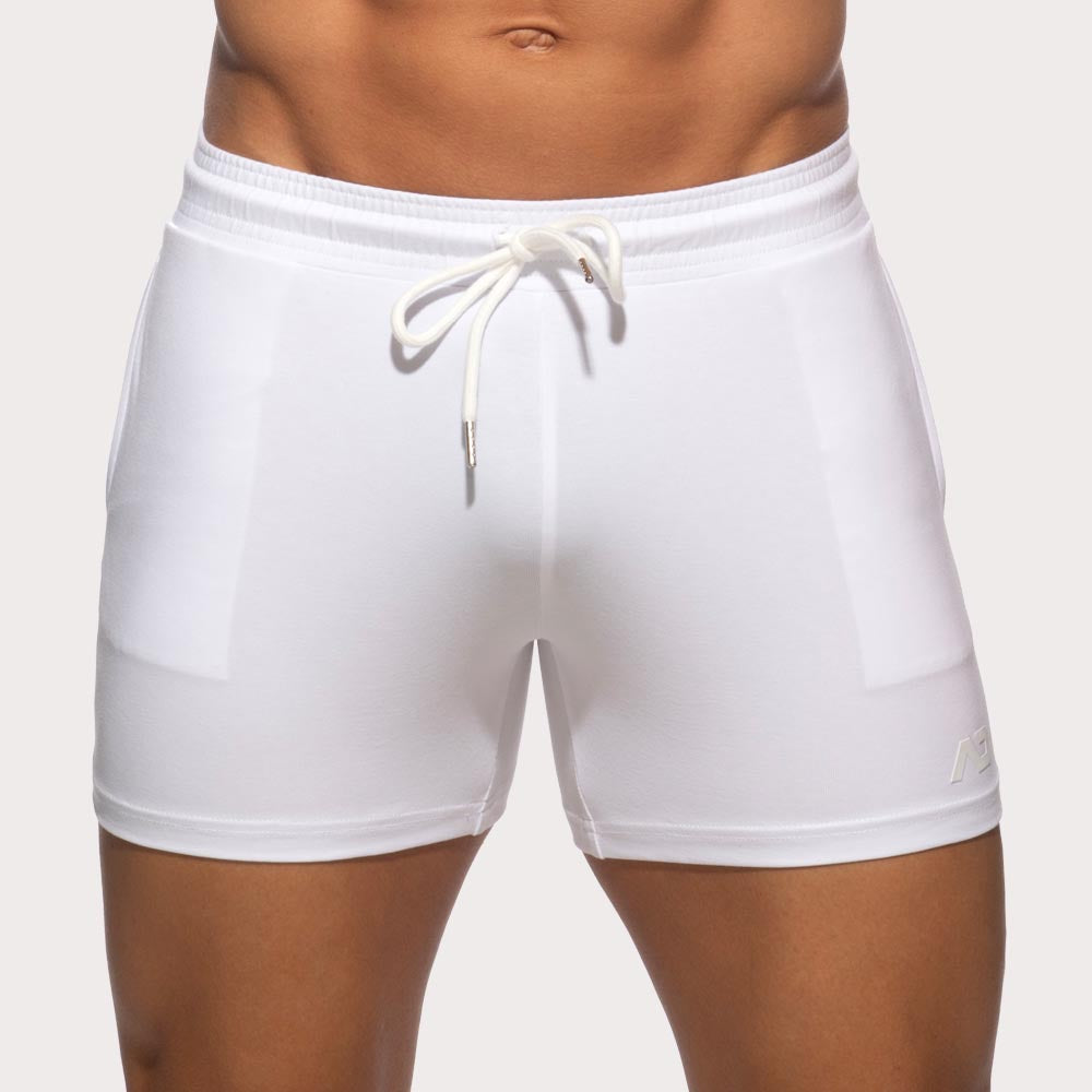 Addicted AD Cotton Gym Shorts - Kurze Sporthose aus weichem Baumwoll-Stretchgewebe im Slim-Fit Design in weiß, front
