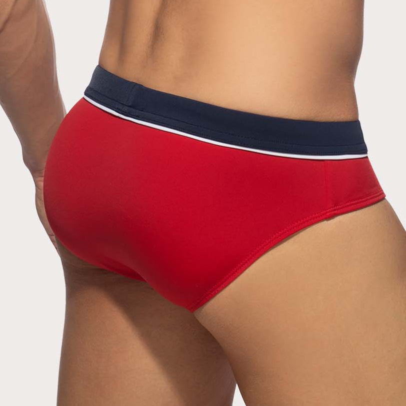 Addicted Detail Binding Swim Brief - Sexy, sportlicher Badeslip für Männer mit Push-Up Einlage in rot mit blauem Bund, back