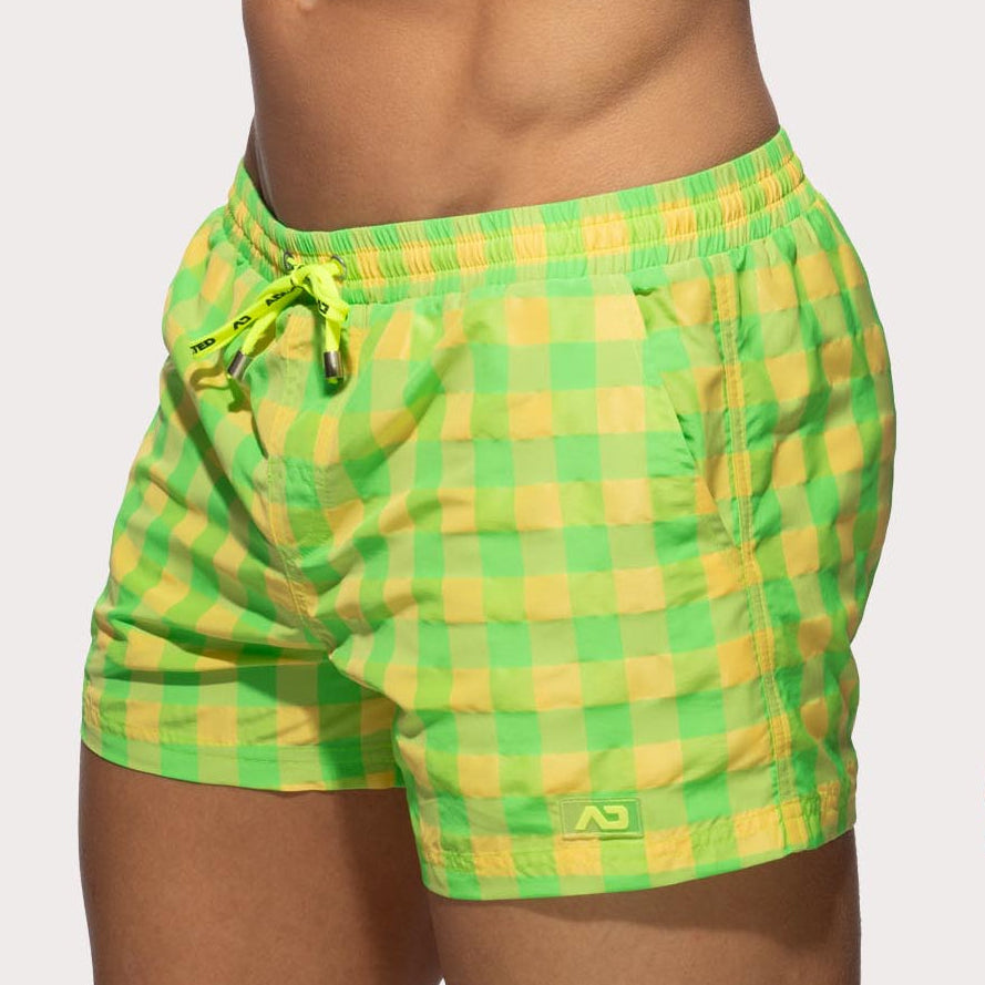 Addicted Flashy Squares Swim Shorts - Sexy Badeshorts für Männer mit Karomuster in neongelb und neongrün, side