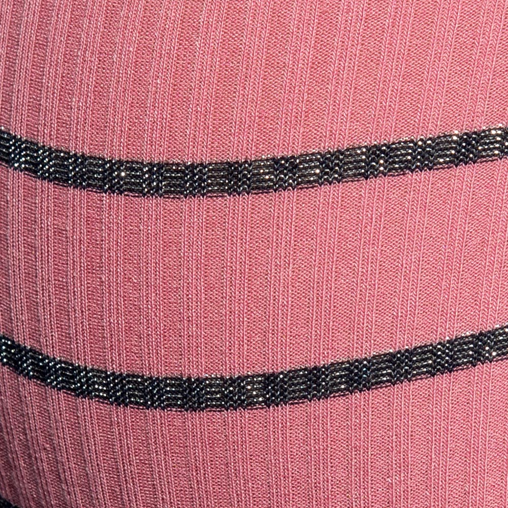 ES Collection Soft Grid Thong - gestreifter Herren String-Tanga mit großzügigem Pouch und super bequemem Tragekomfort in pink, detail