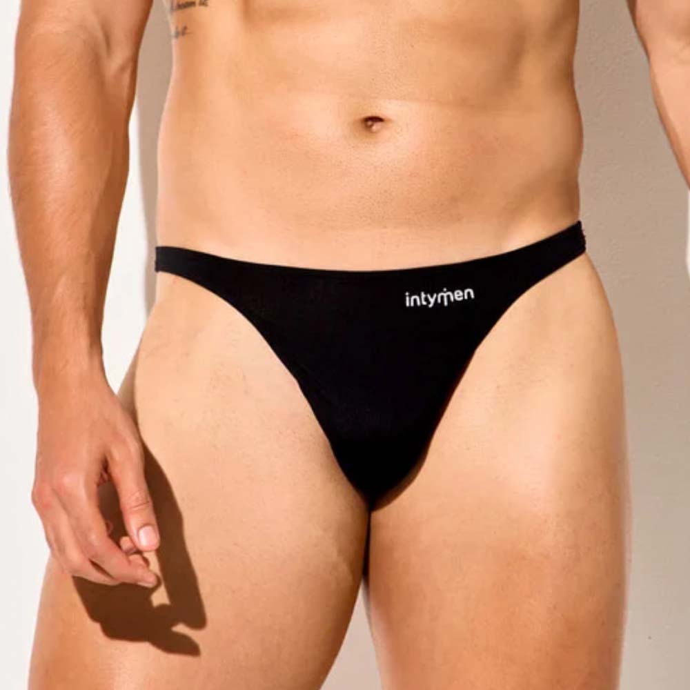 Intymen Traveller Thong - Herren String-Tanga 3er Pack aus seidenweicher Mikrofaser für besten Tragekomfort in schwarz
