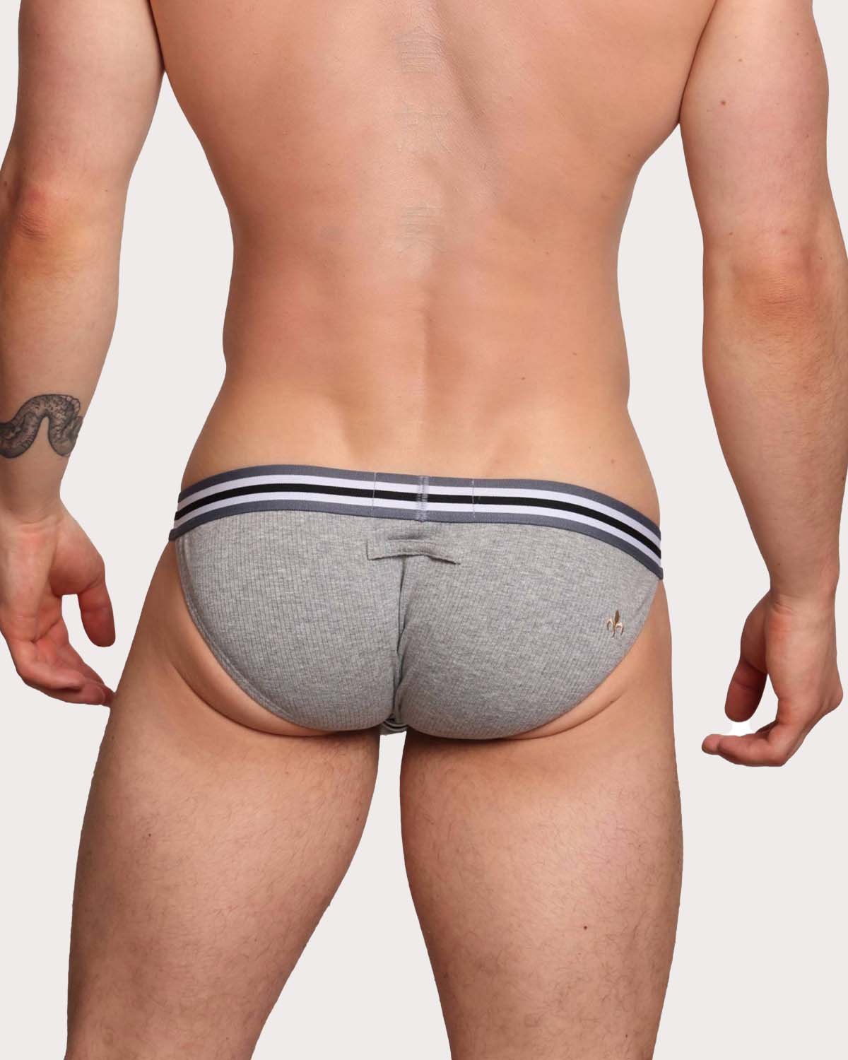 Marcuse Marche Tanga Brief - Knapper Mini Slip für Herren im super Low-Rise Design in grau, back