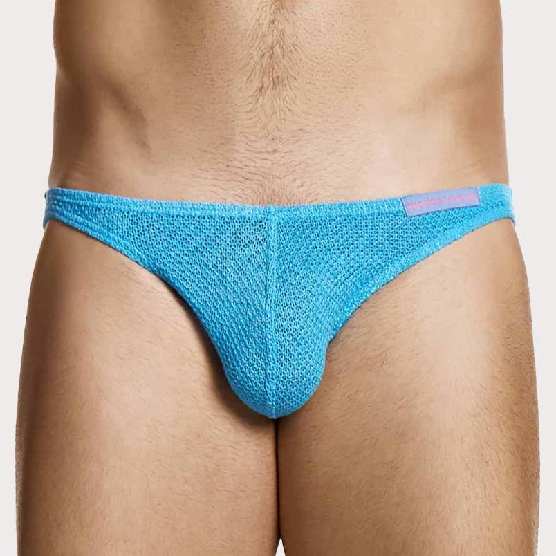 Modus Vivendi Micro Knit Thong - Ausgefallener String Tanga für Männer aus hell-blauem Strickstoff