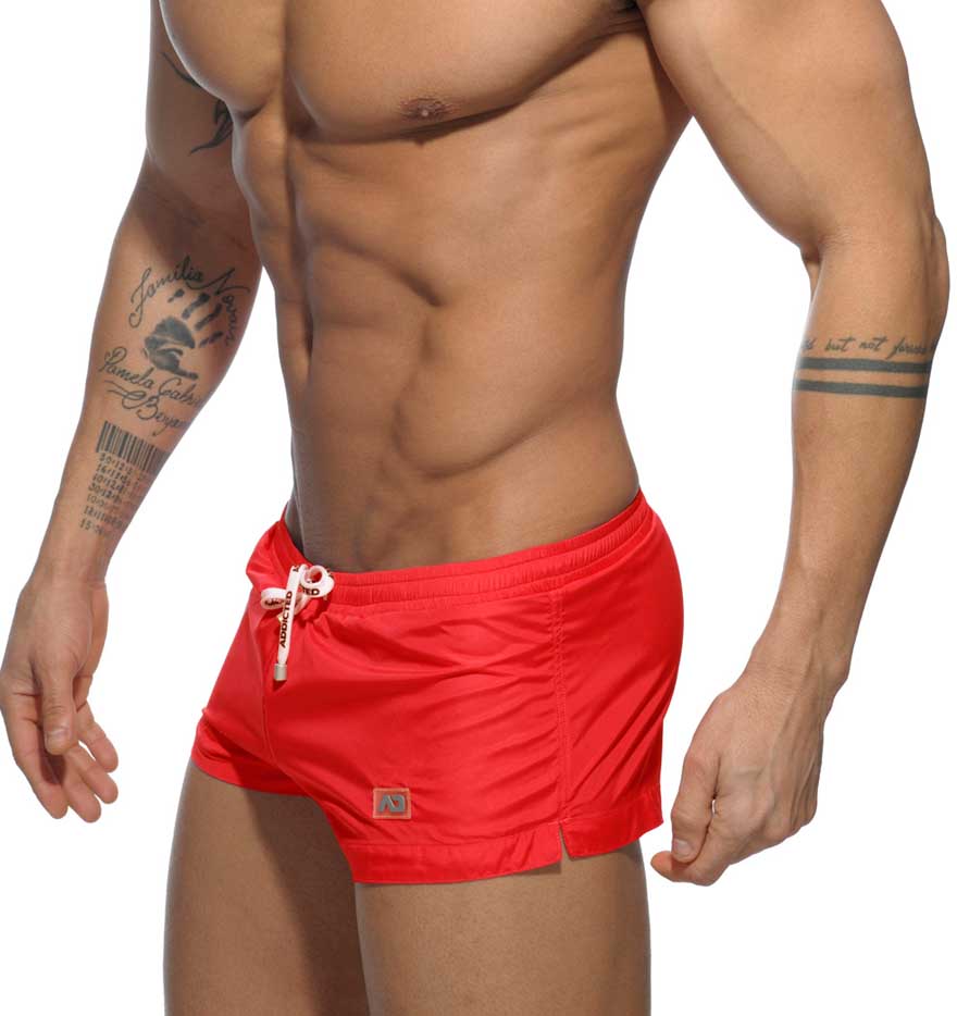 Sehr Knappe Badeshorts von Addicted Swimwear in rot