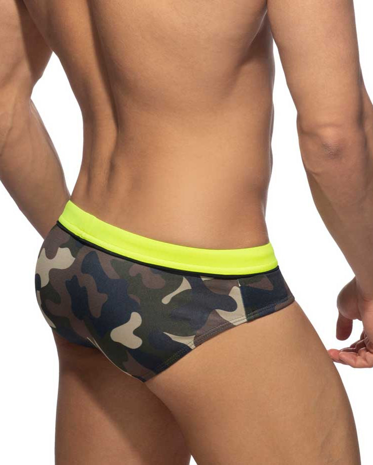 Addicted Badeslip 'Detail Binding Swim Brief' mit Camo-Muster und Push-Up Einlage, Rückseite
