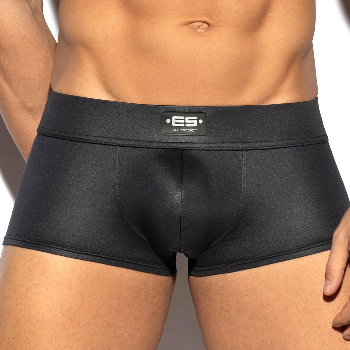 ES Collection Fetish Trunk - erotische Boxershorts mit Glanzeffekt in schwarz, front