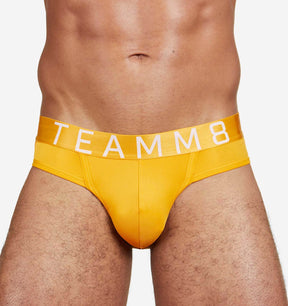 citrus-gelber Jockstrap aus der TEAMM8 Spartacus Underwear Kollektion, Frontansicht