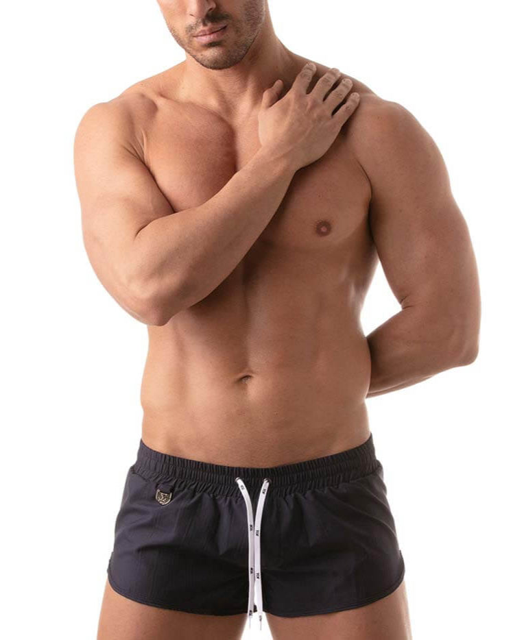 knapp geschittene Männer Badeshorts von TOF Paris in navy-blau